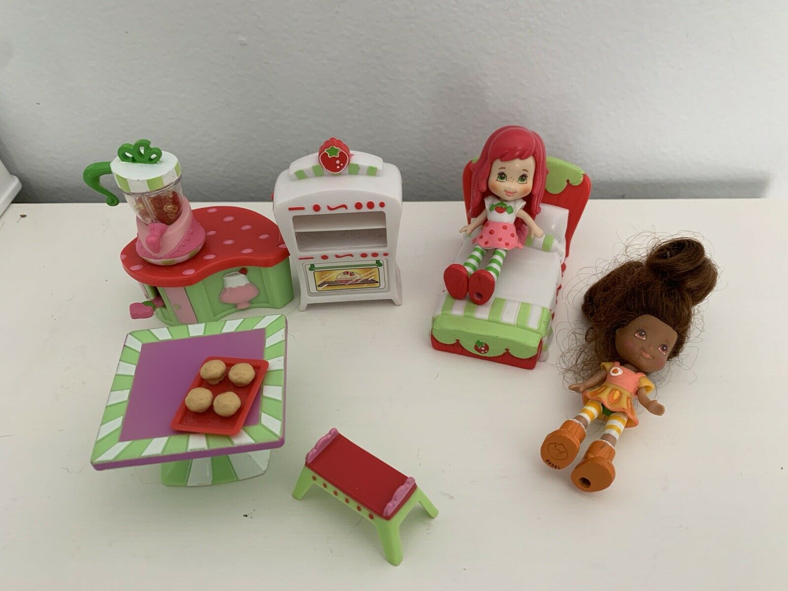 Hasbro Strawberry Shortcake 3” Dolls Kitchen Oven Bed Blender Orange Blossoms