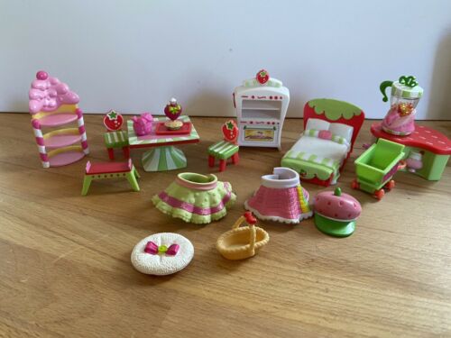 Huge Lot  Strawberry Shortcake Lot Playset Accessories Whirlybird Cafe